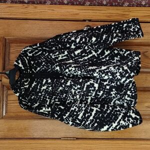 Terra & Sky "Black Soot Snake" Soft Fleece Top w/Black Accents NWT (24W-26W)